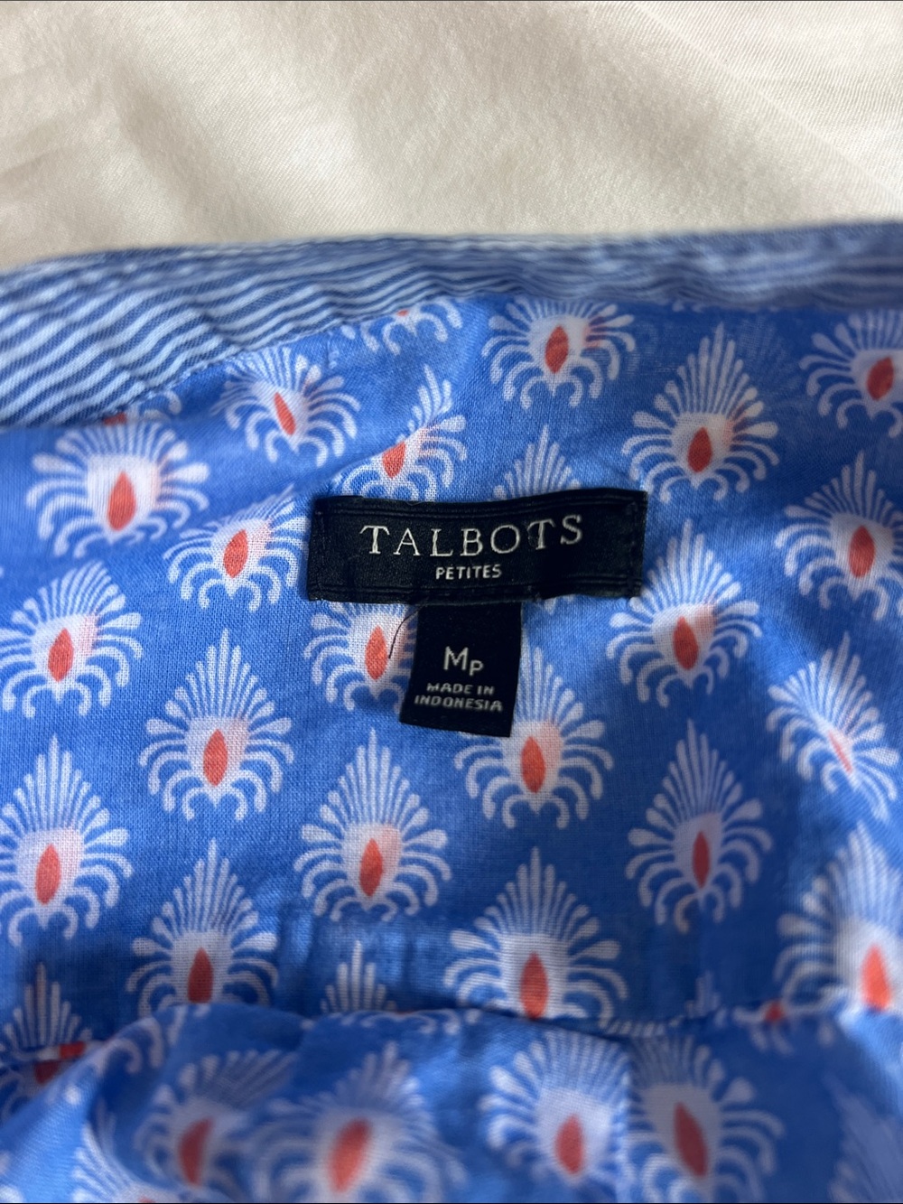 Talbots Blue Printed Long-Sleeve Popover Blouse petite medium - Picture 4 of 7